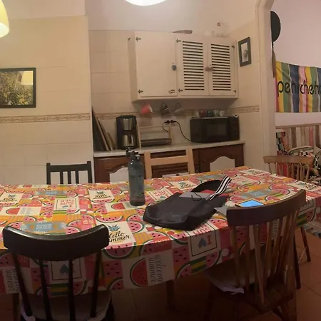 Peniche Hostel بيت شباب