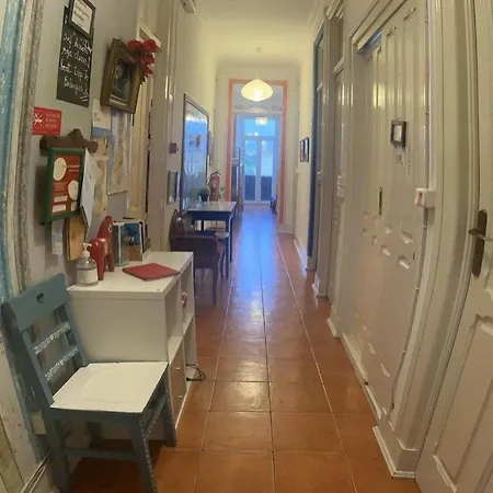 Peniche Hostel بيت شباب *