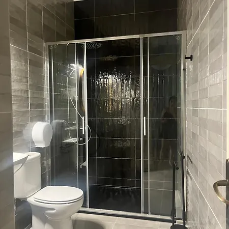 Peniche Hostel بيت شباب *