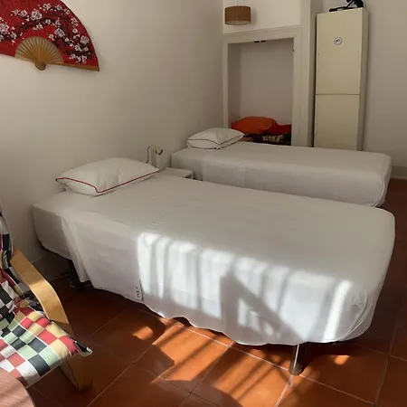 Peniche Hostel بيت شباب *