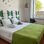 Peniche Hostel *