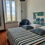 Peniche Hostel 호스텔 *