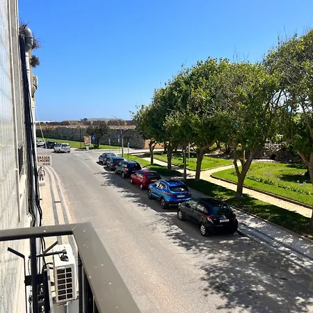 Peniche Hostel אכסניה פניש