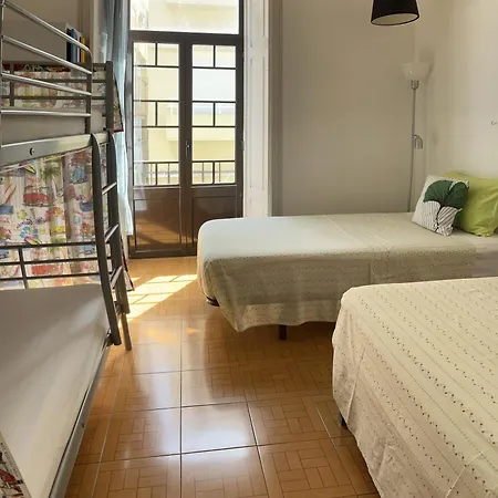 Peniche Hostel *