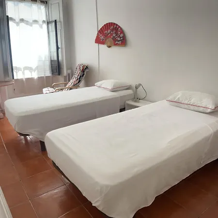 Peniche Hostel 佩尼契
